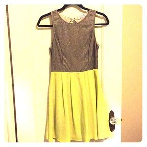 Sparkly peekaboo back party dress - Women’s M